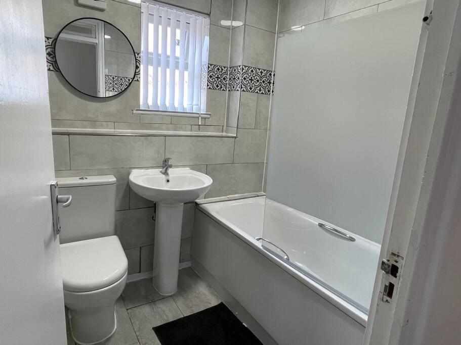 New! 4 Bedroom London House With Garden And Lawn Extérieur photo